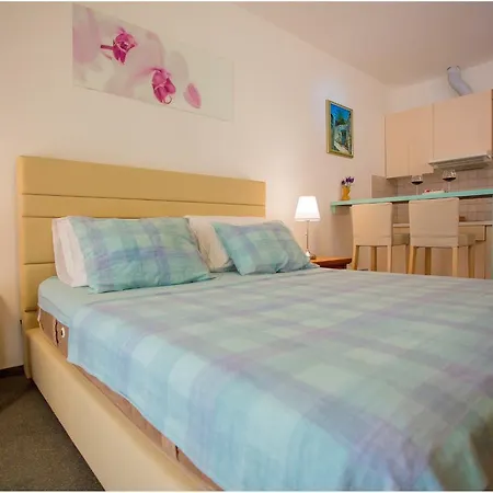 Maja Apartman Podstrana