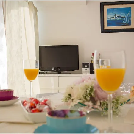 Maja Apartment *